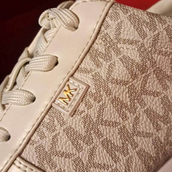 Michael Kors Monique Sneakers - Picture 5 of 8